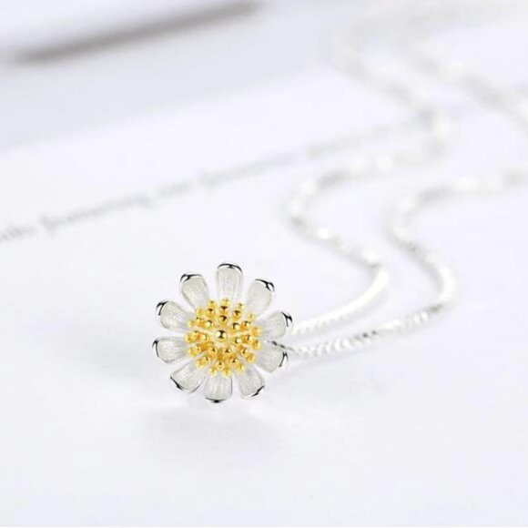 NEW 925 Sterling Silver Two Tone Daisy Necklace - Picture 6 of 8
